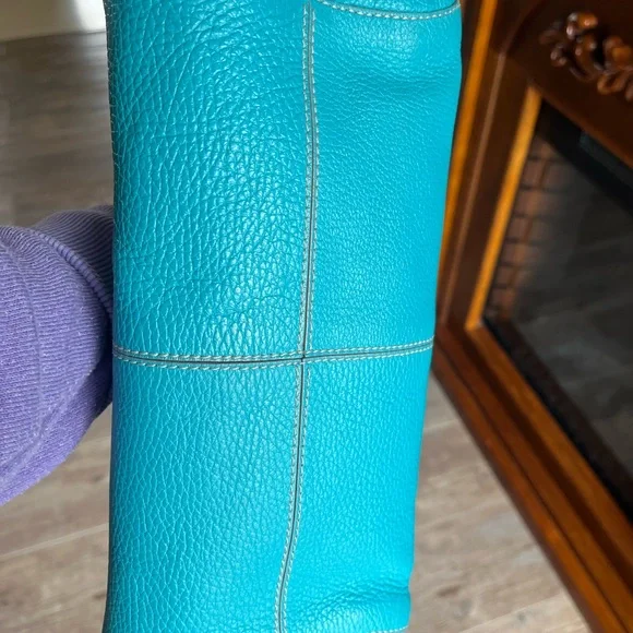 Tod's Corniche Wave East-West Small Shoulder Bag - Picture 10 of 10